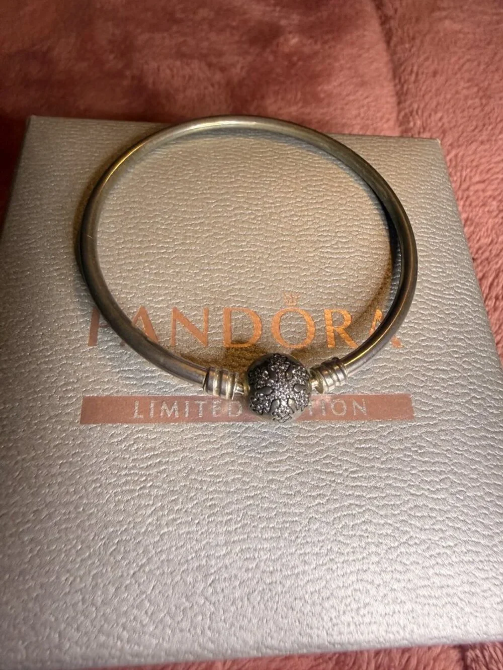 Pandora Limited Edition Unique Snowflake Bangle USB796617 /